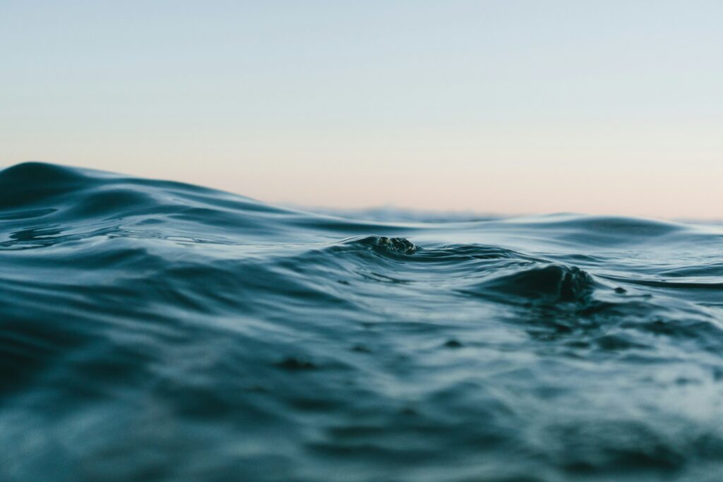 Prénoms en lien avec l'eau et la mer : Découvrez des prénoms marins pour garçons et filles